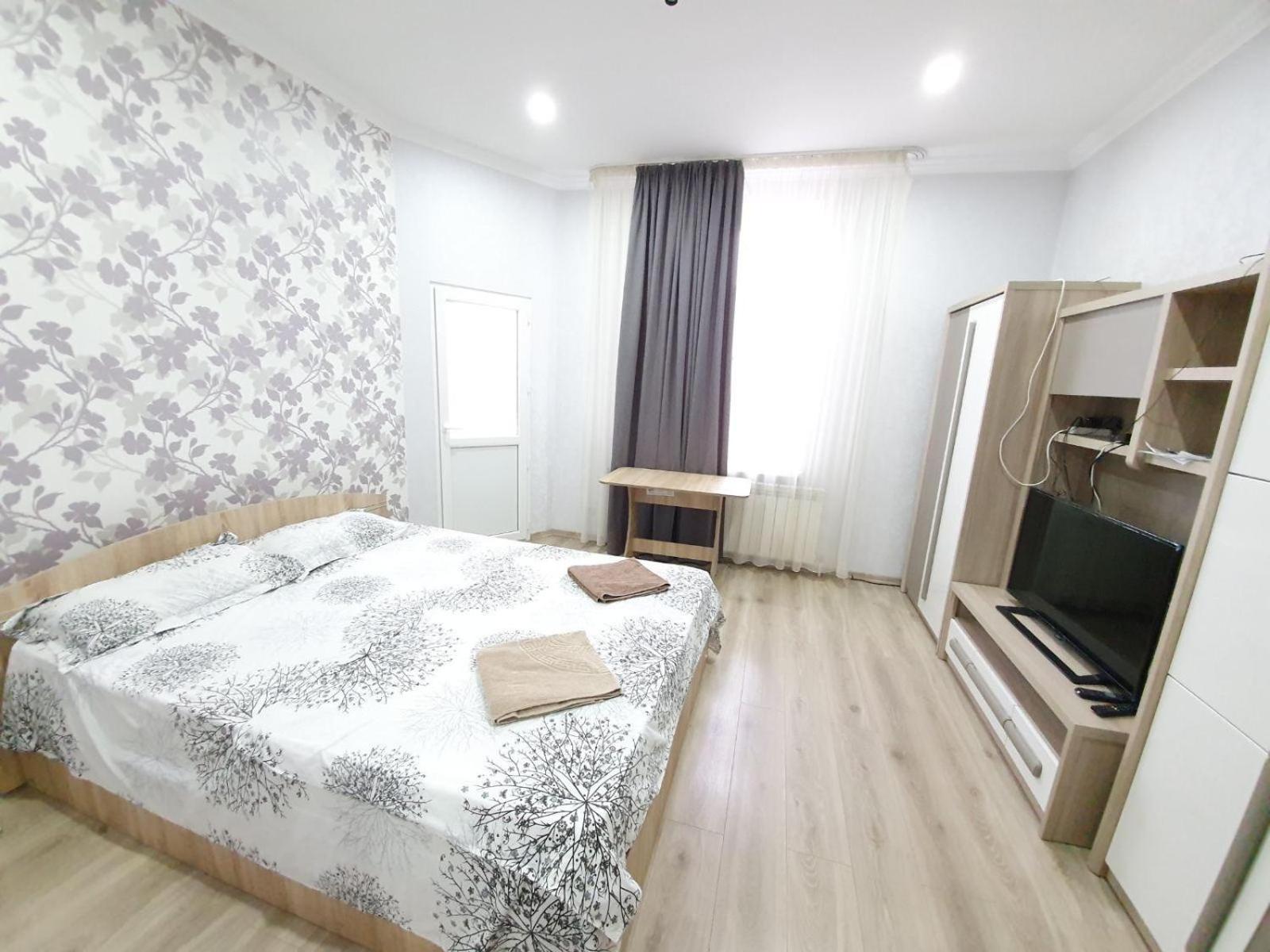 Tourist Home At Stefan Cel Mare With 2 Rooms Кишинев Екстериор снимка