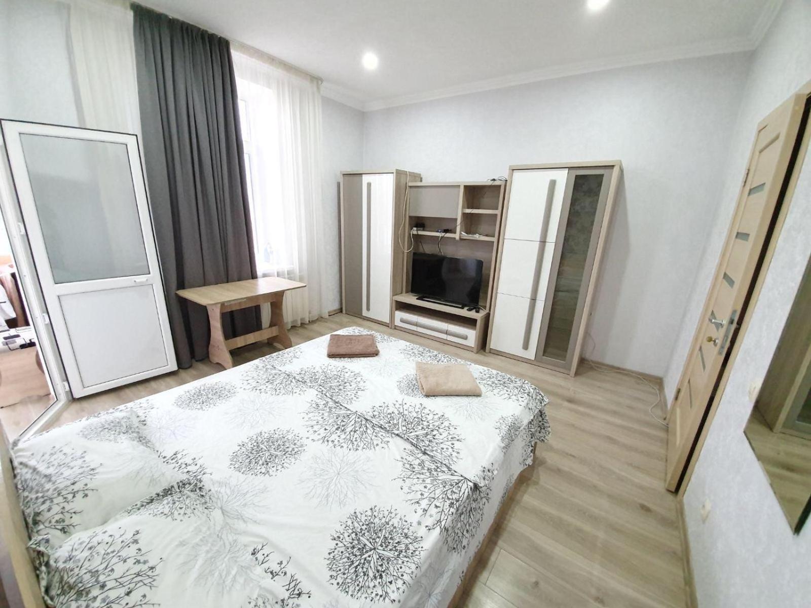 Tourist Home At Stefan Cel Mare With 2 Rooms Кишинев Екстериор снимка